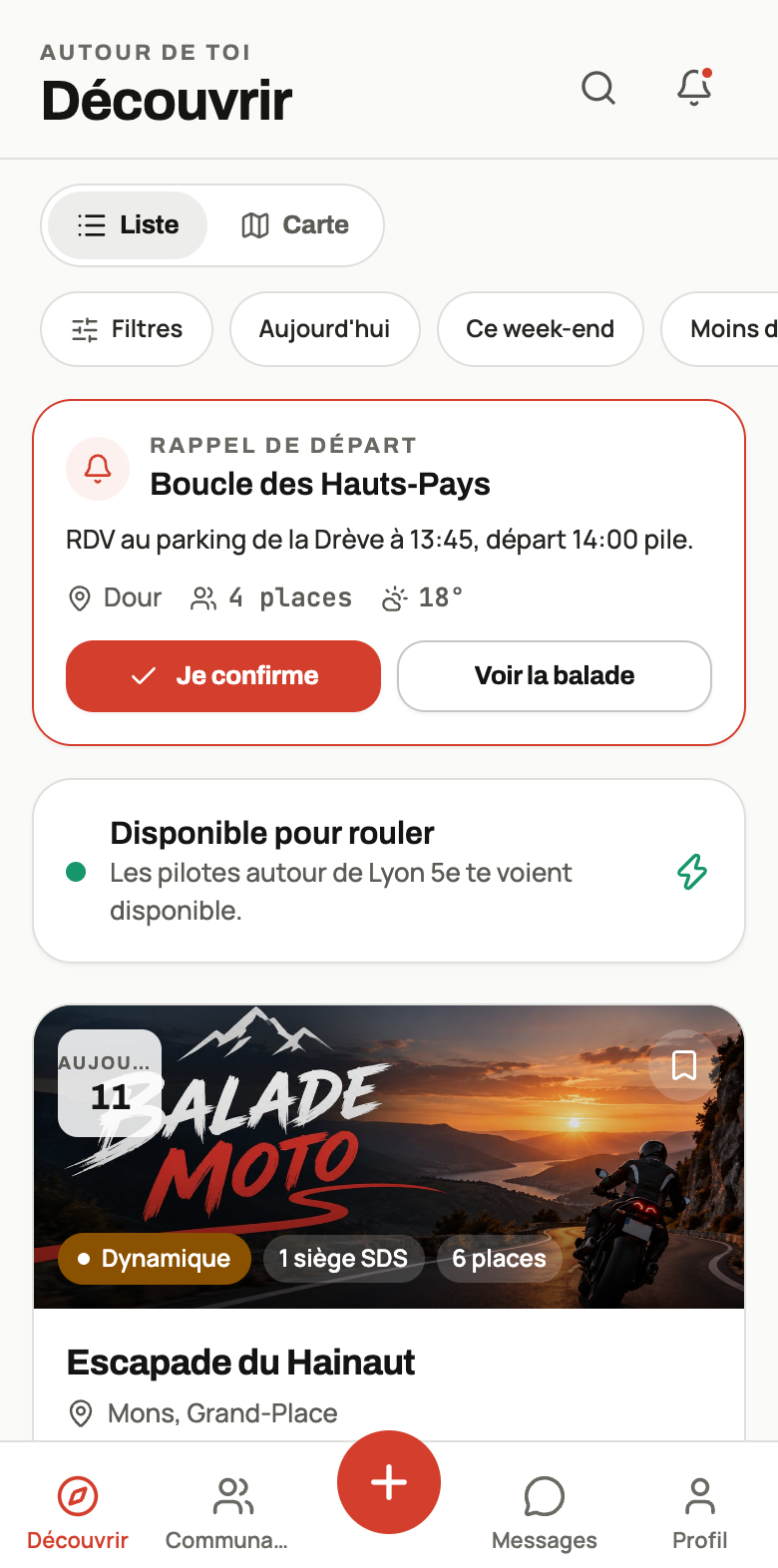 L'écran Découvrir de MotoReet sur iPhone : une balade près de Mons, ses places et son rythme.